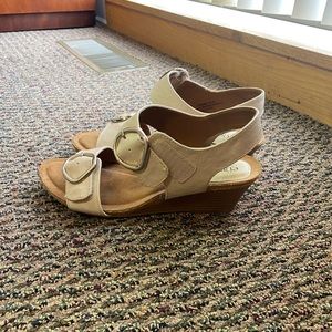 Eurosoft Valen Wedge Sandal by Sofft, comfy wedge sandal worn once